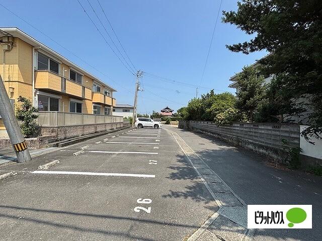 シャーメゾン藍住D（110） 駐車場