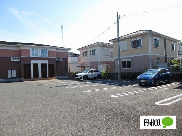 アルコバレーノ・PS　B　（103） 駐車場