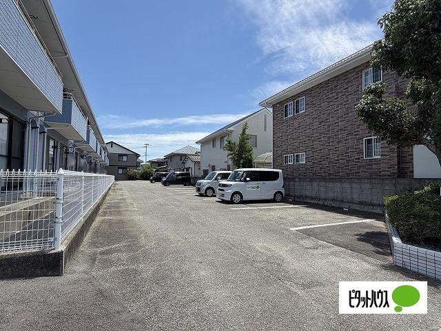 ヴィラセゾン　A棟（205） 駐車場