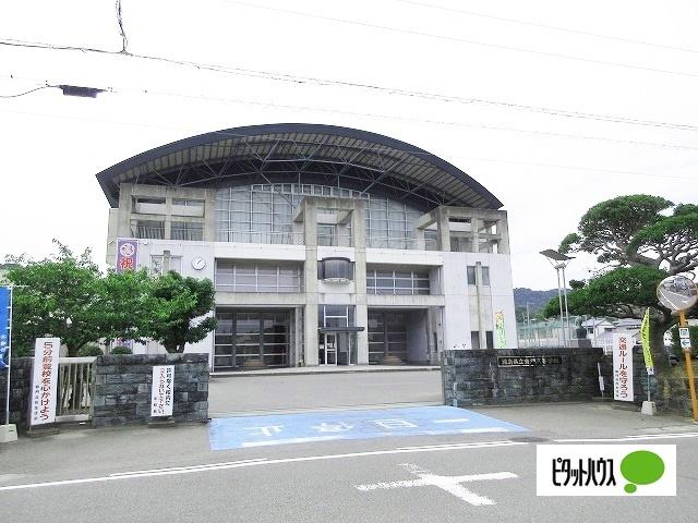 徳島県立鳴門高校：2083m