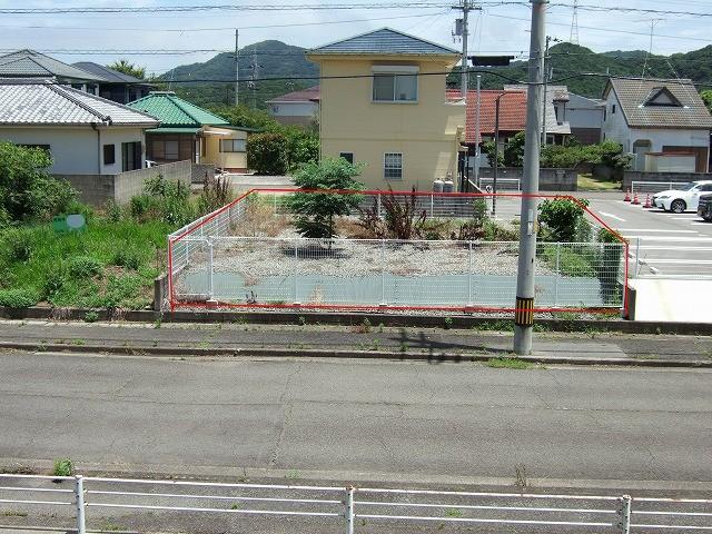 西（道路側）より
