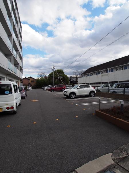 メゾンラディウス（0405） 駐車場