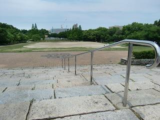 見附公園：838m