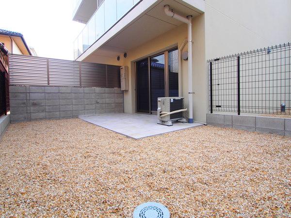 ＣＯＺＹ山下通（コージーヤマシタドオリ）（0102） 庭