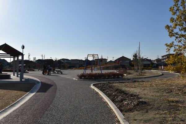 駅南中央公園：1337m