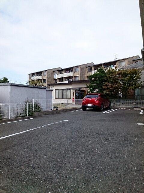 ランベリール（102） 駐車場