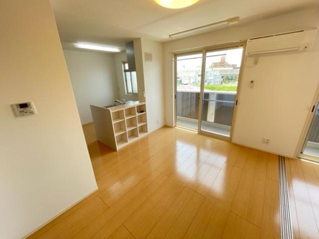 アヴェク・トワ（305） 部屋画像