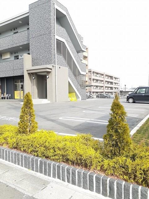 ペガズ（206） 駐車場