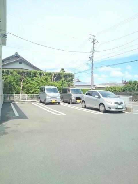 プログレス（102） 駐車場
