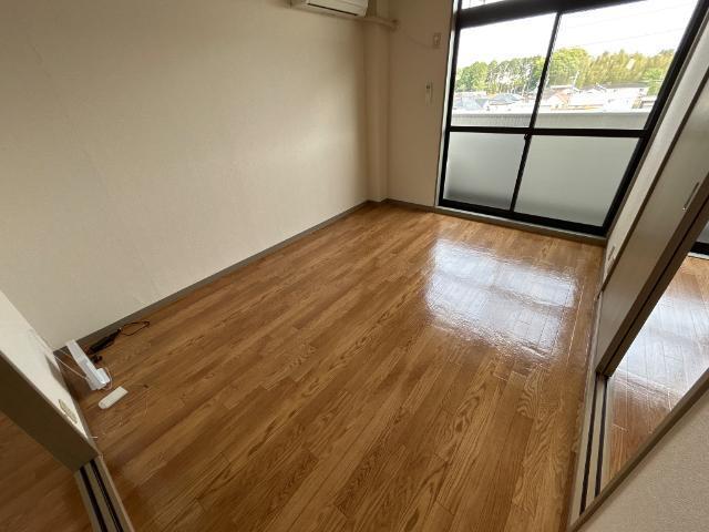 ヒルトップ内張 部屋画像