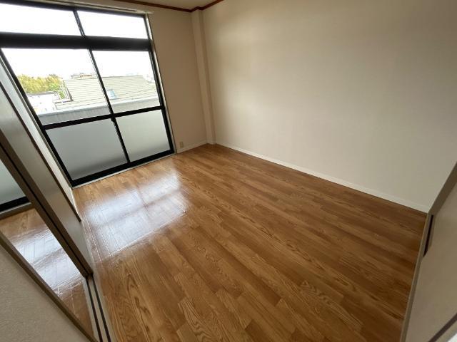 ヒルトップ内張 部屋画像