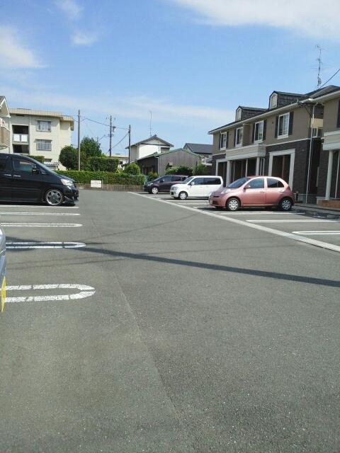 フォンテーヌＤ（205） 駐車場