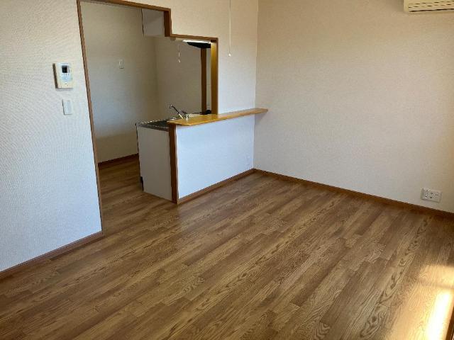 ハイヴィレッジ詩音Ⅱ 室内