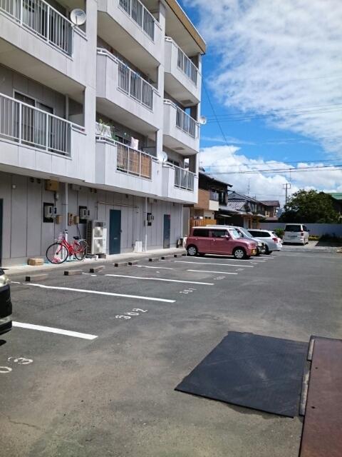 グリーンパーク（302） 駐車場