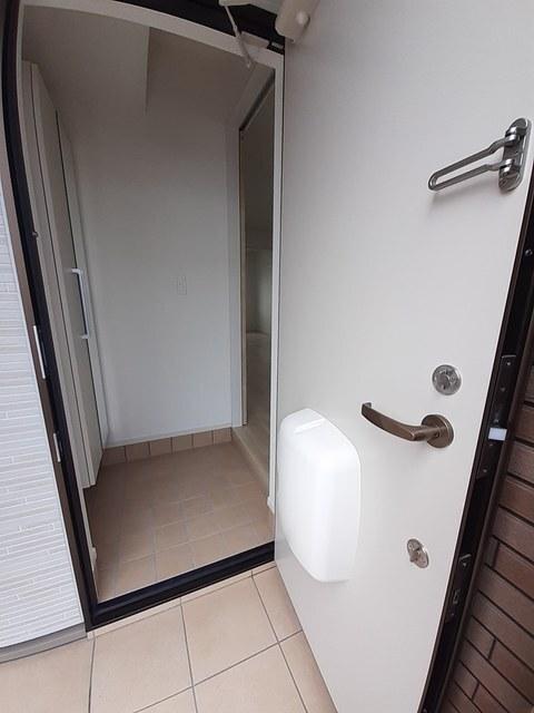 葵館（106） 玄関