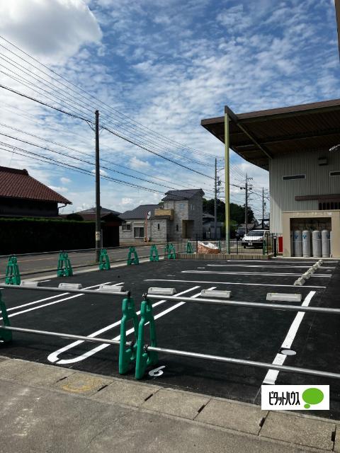 プティ・インリット（0103） 駐車場