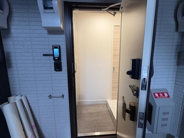 ルナジア（102） 玄関