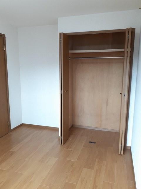 グラディオ　牛川（301） 収納