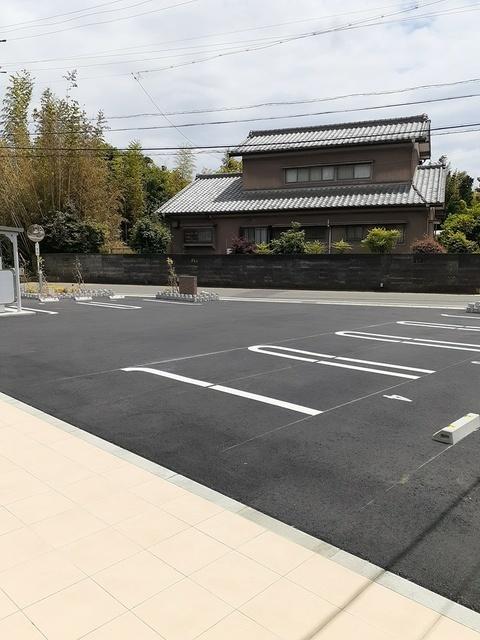 ガーデン　すみれ（103） 駐車場