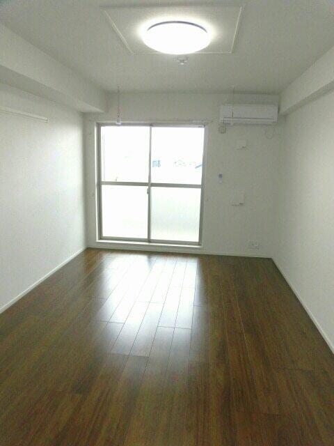 ＲＯＯＴ・ＯＮＥ（302） 室内