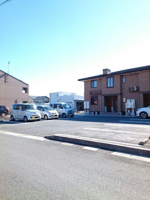 クレディヒル（101） 駐車場