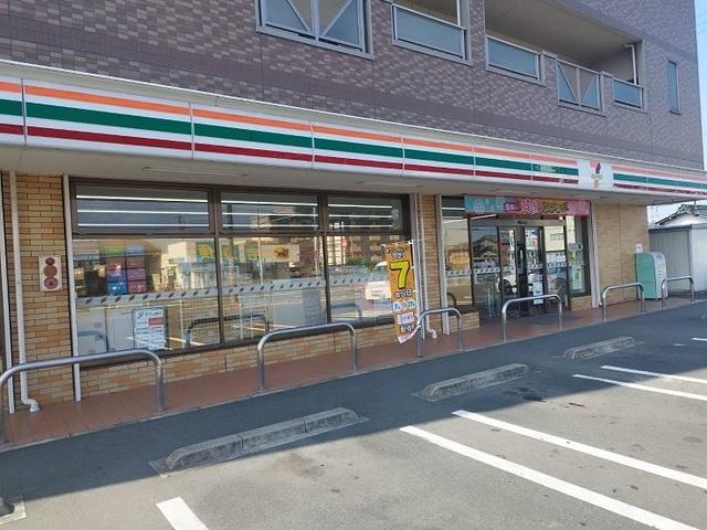セブンイレブン：600m
