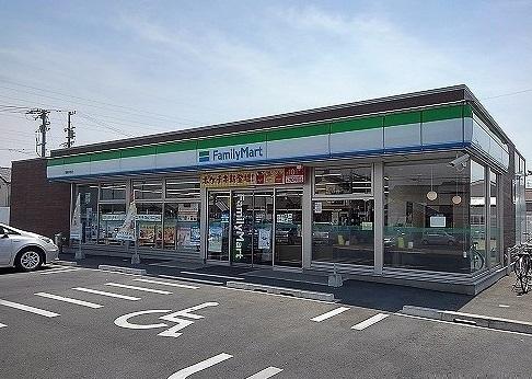 ファミリーマート：550m