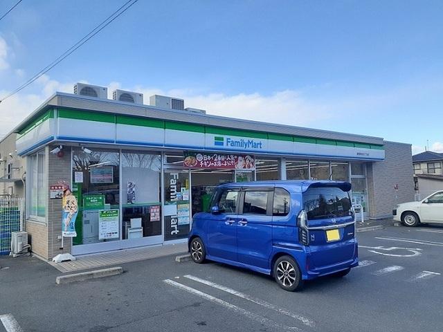 ファミリーマート：300m