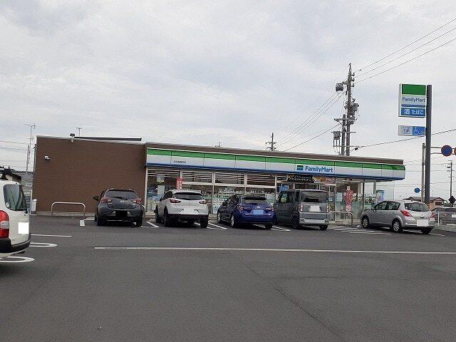 ファミリーマート 浜松馬郡町店：210m