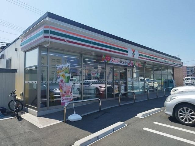 セブンイレブン：600m