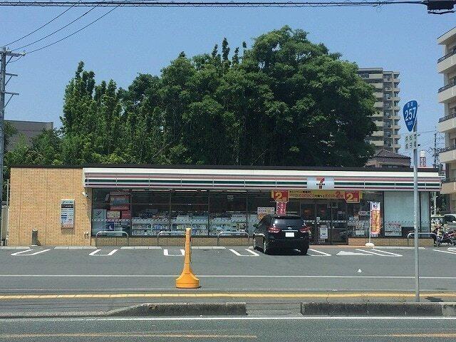 セブンイレブン浜松成子町店：140m