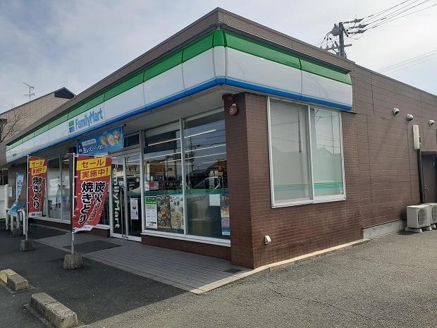 ファミリーマート：750m