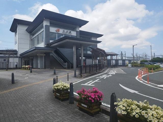 二川駅：2100m