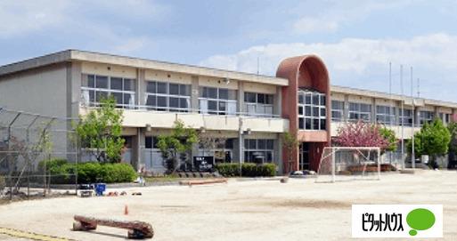 岡崎市立岡崎小学校：946m