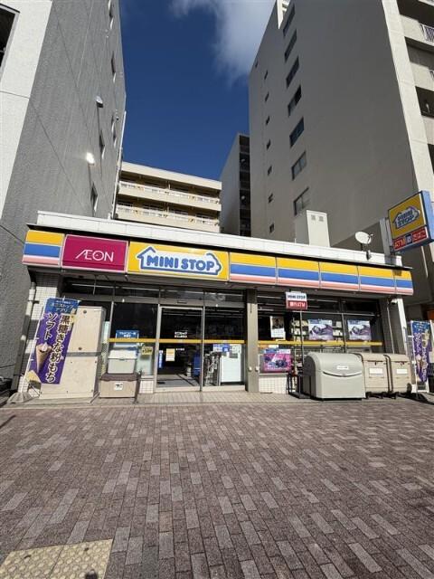 ミニストップ覚王山駅前店：711m