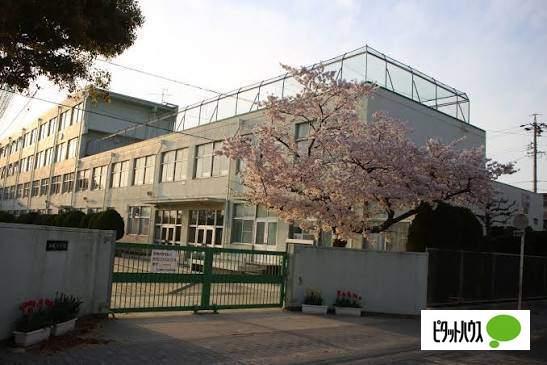名古屋市立二城小学校：716m