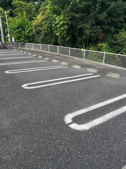 アンジェロ　クストーデ　Ｂ（101） 駐車場
