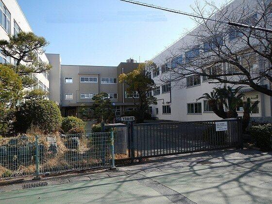 吉田方小学校：1200m
