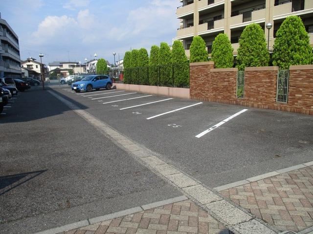 エクステージ（108） 駐車場
