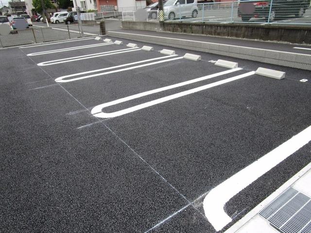 ヴィオラ　B（101） 駐車場
