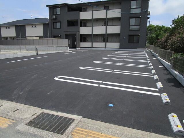 シャンブル（202） 駐車場