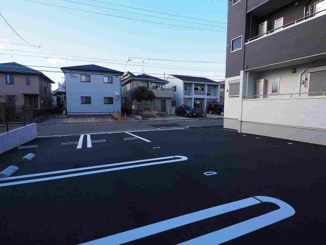 フェザーハイム 駐車場