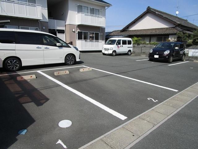 フォレスト（102） 駐車場