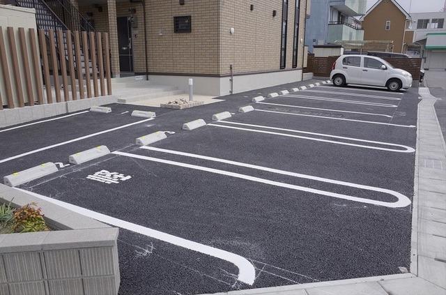 セジュール上地（202） 駐車場