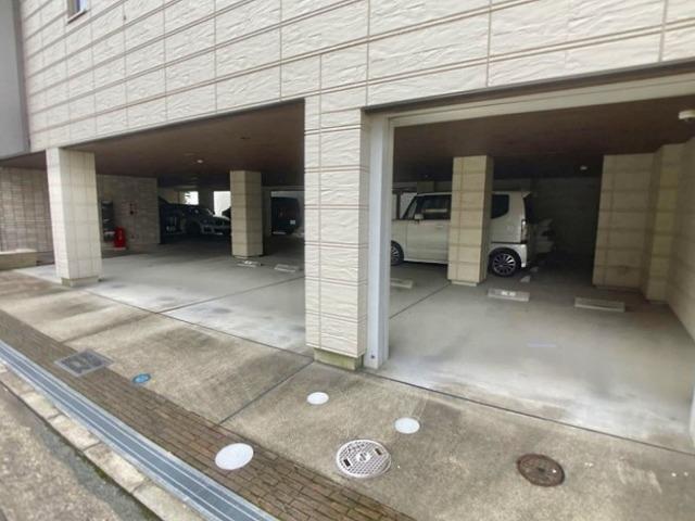 マモリエ（302） 駐車場