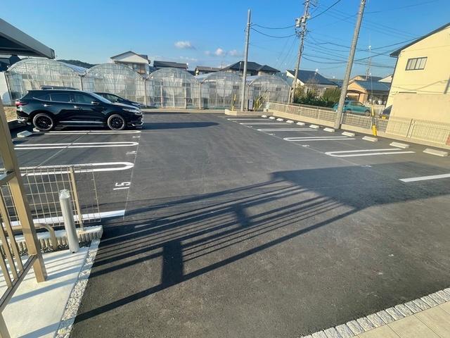 アヴァン（301） 駐車場