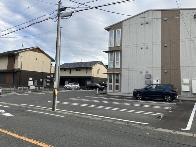 クレアンジュ（206） 駐車場