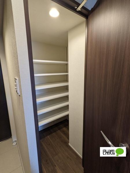 オープンレジデンシア久屋大通ＴＨＥ ＣＯＵＲＴ 収納