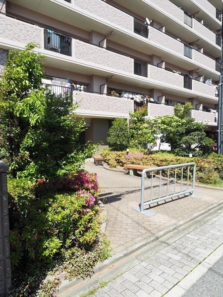 宝マンション名西 エントランス