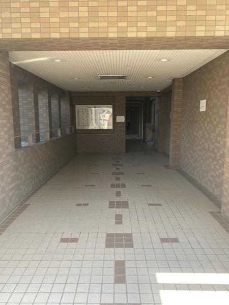 シャトー岡崎Ⅱ番館 エントランス